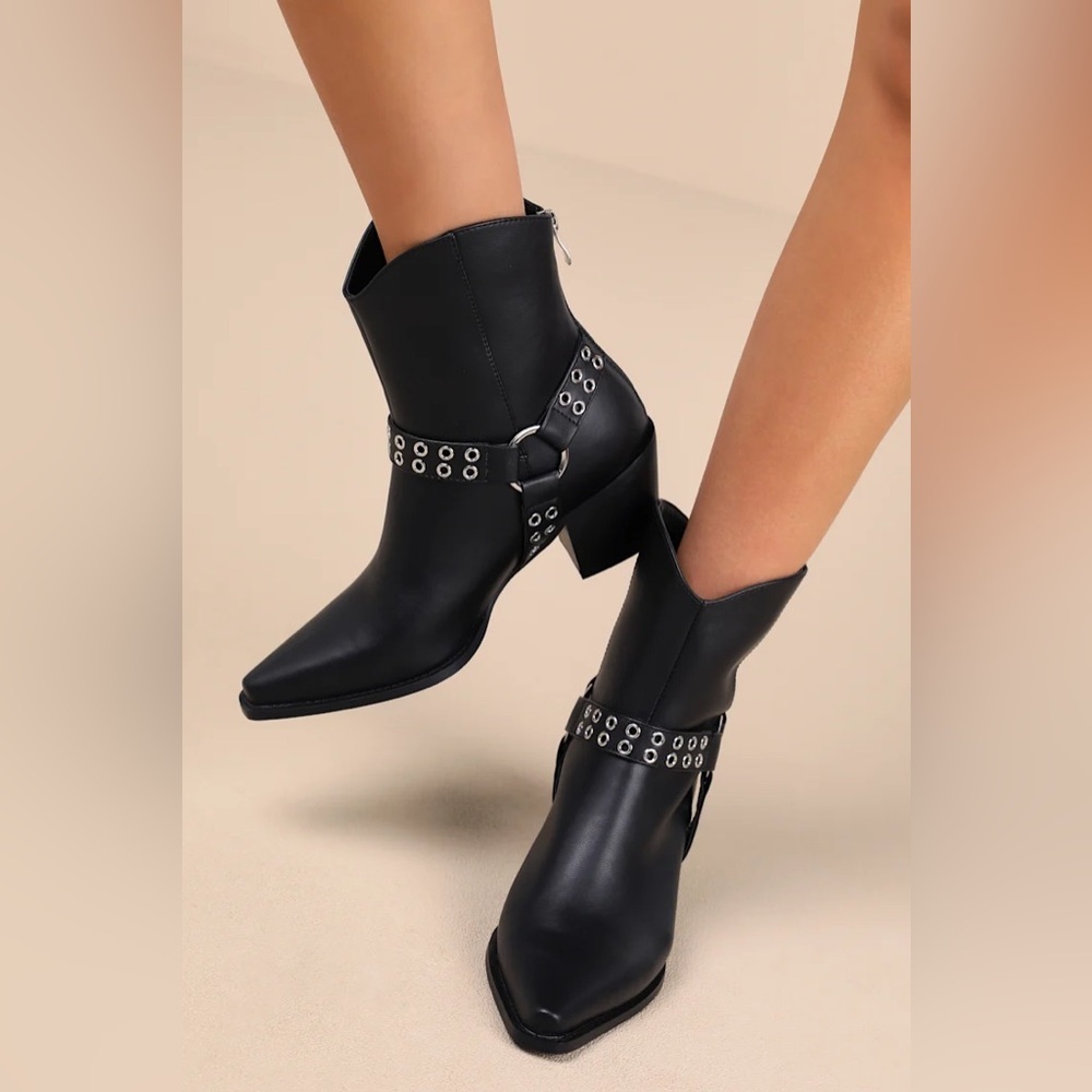 Women’s Black Booties Block Heel Silver Accents Chelsea Boot Size 8 Fall Boot - Picture 6 of 16